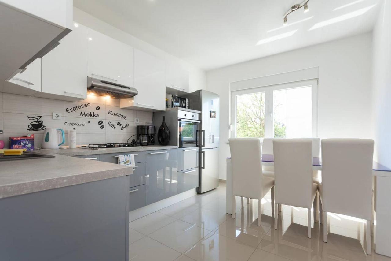Апартаменты Apartman Mark Пула Экстерьер фото